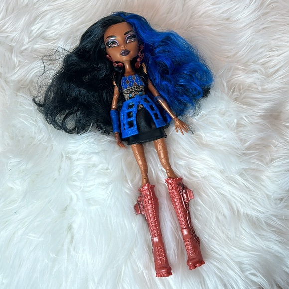 [SOLD] 2012 Monster High Signature Wave 4 Robecca Steam Doll #3652 - Picture 11 of 14